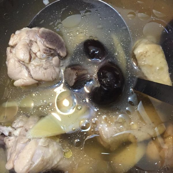 香菇雞湯 : 毛廚👩🏻‍🍳一起做