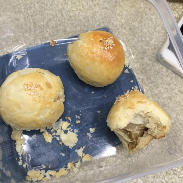 蛋黃酥：謝毛鯊 一起做