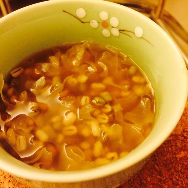 黑糖銀耳綠豆湯 (阿基師小撇步) : Viola Wu一起做