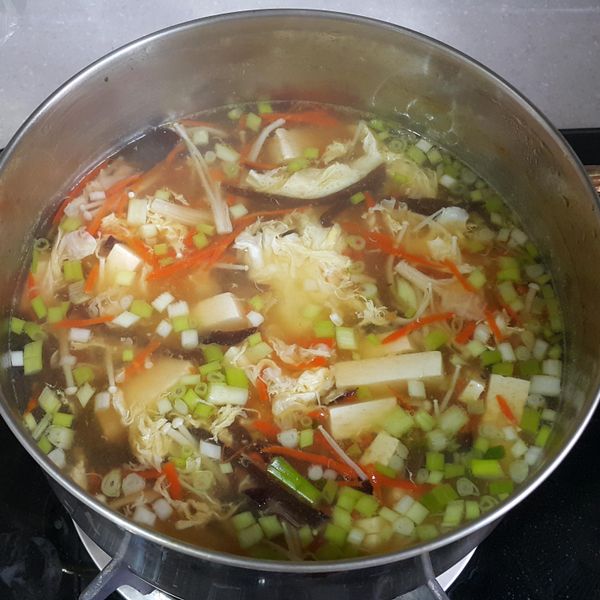 簡易酸辣湯【0廚藝料理】：張瀞方 一起做