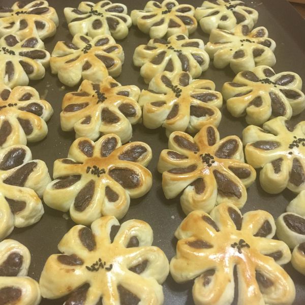 豆沙菊花酥 : 胖路一起做