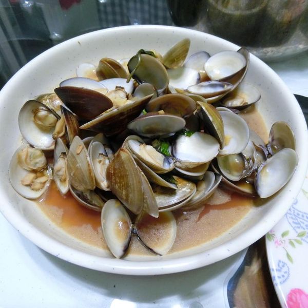 九層塔炒蛤礪：QQ CHEN 一起做