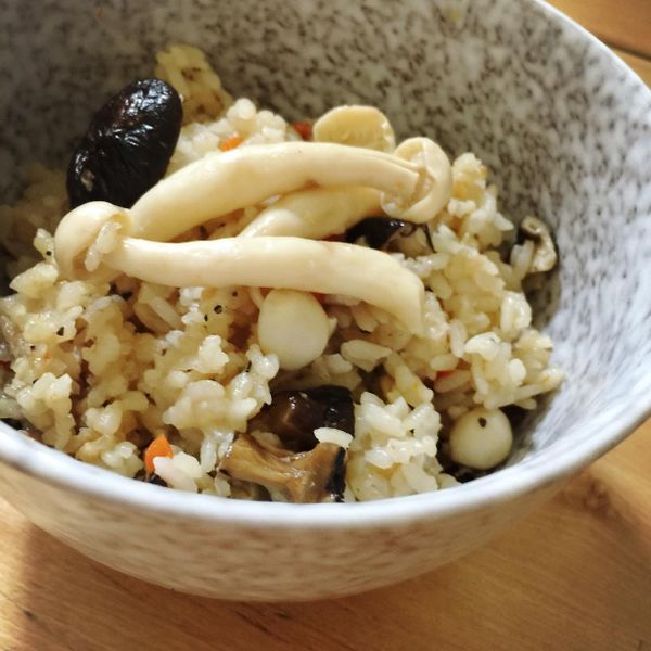【電鍋食譜】野菇雞肉炊飯：泡芙 一起做
