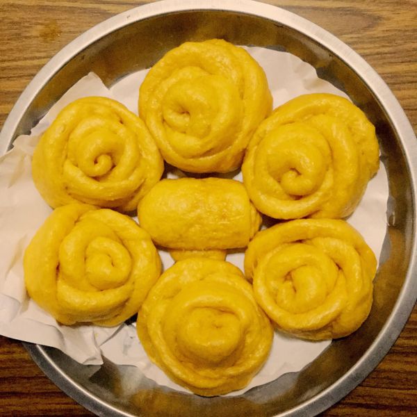 秋天的金黃玫瑰～南瓜玫瑰饅頭 : Zoe Chen一起做