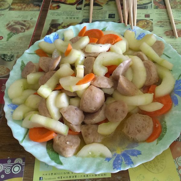 Olivia♥貢丸燴大黃瓜（簡單家常菜）：呆花 一起做