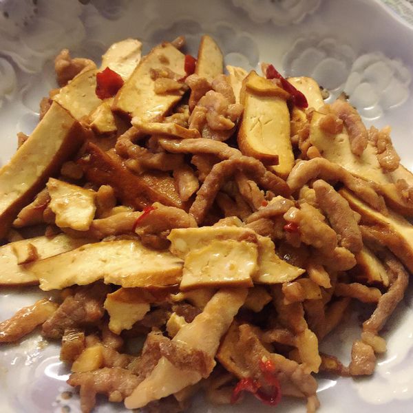 [快炒料理]豆乾炒肉絲-很下飯的菜 : Rebecca Yang一起做