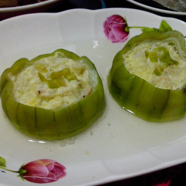 一菜二吃之絲瓜盅蒸蛋：粉萌 一起做