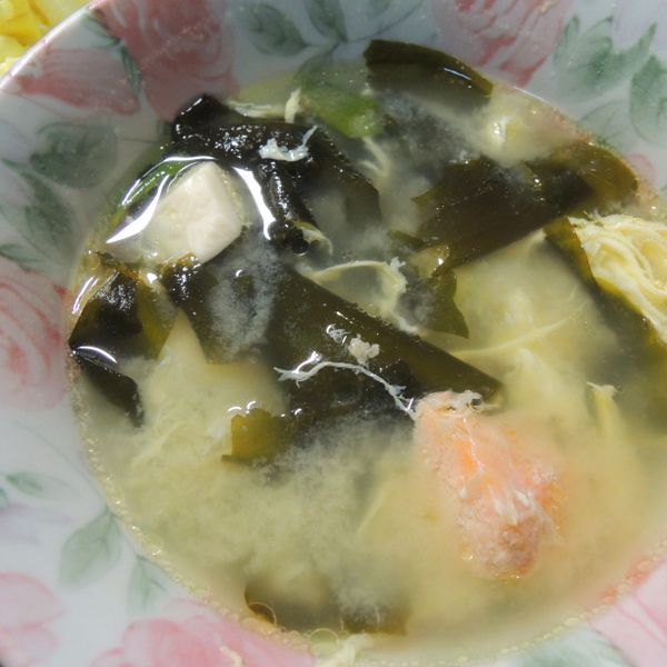 鮭魚味噌湯：小橘子 一起做