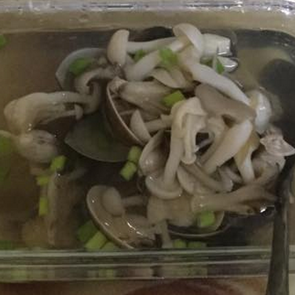 菇菇蛤蠣湯：葉旻宜 一起做