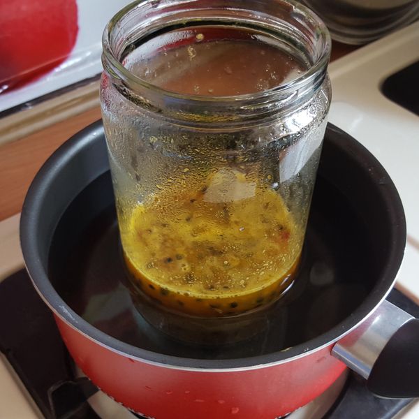 百香果醬 : Jyun YU Jhou一起做