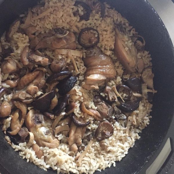一鍋到底之香菇雞燉飯(鑄鐵鍋料理)：Hsiao-Chi Huang 一起做