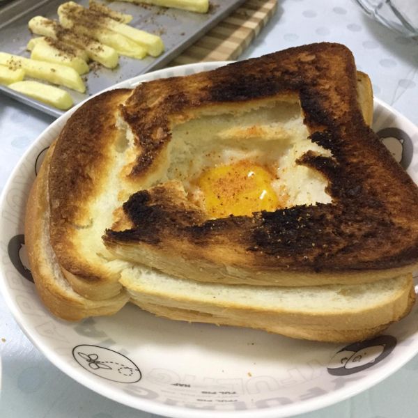 吐司烤蛋(小烤箱料理) : evelyn一起做