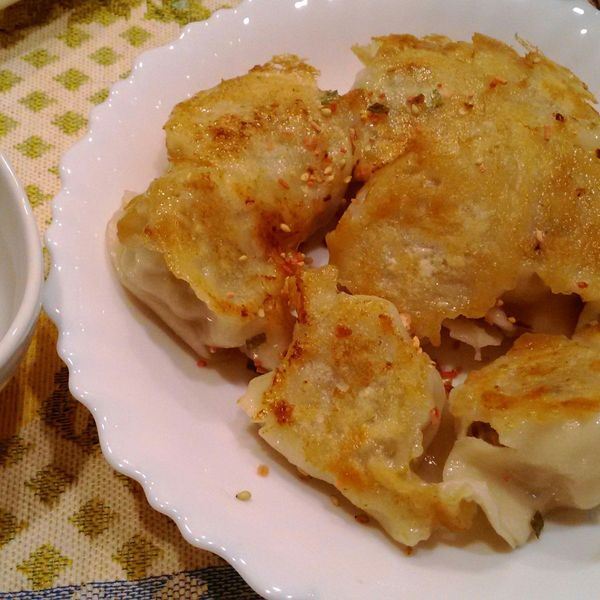 日式餃子 煎法教學 : Peachmomo Lai一起做