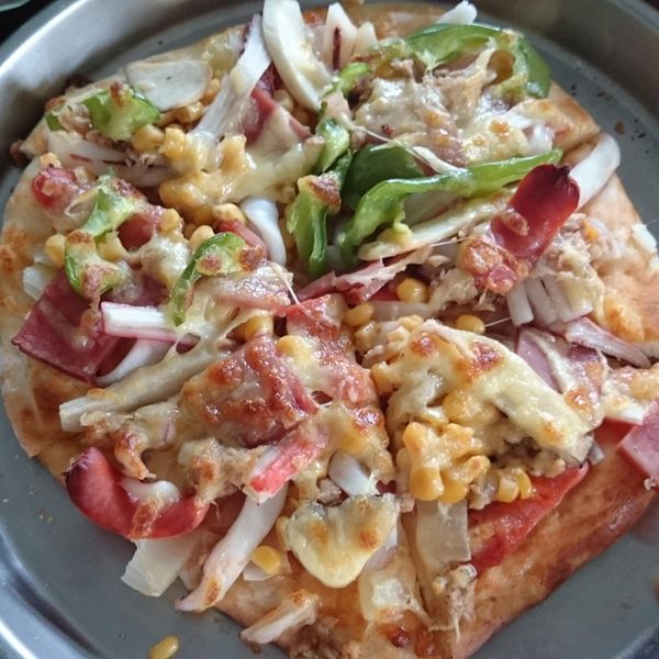 港式香腸海鮮比薩：Dai Yhu Wha 一起做