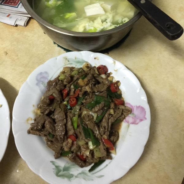 蔥爆牛肉：Chiao-Yun Chen 一起做