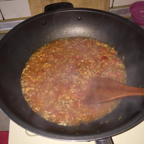 蕃茄肉燥拌麵：Celia Zhong 一起做