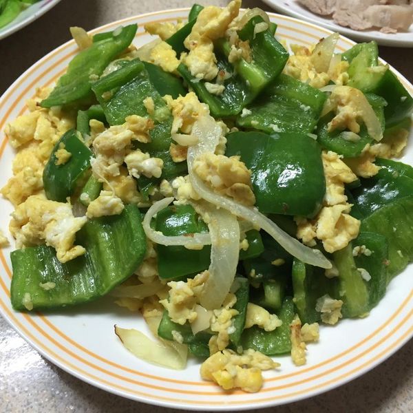 青椒炒蛋：林欣慧 一起做