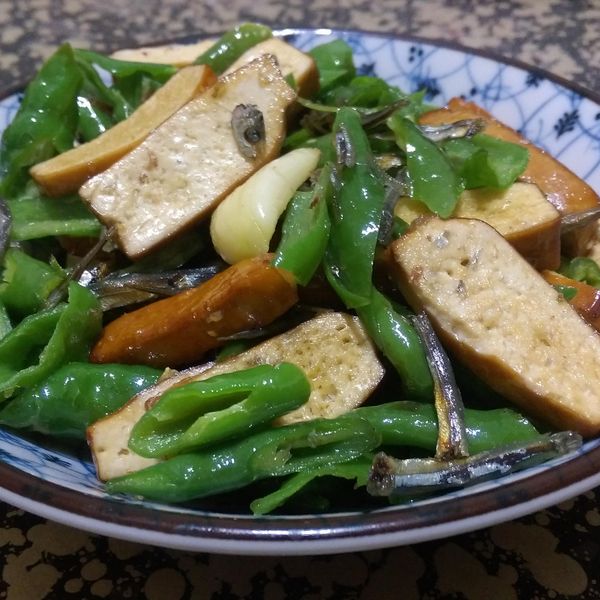 糯米椒小魚豆乾. : 李慧珊一起做