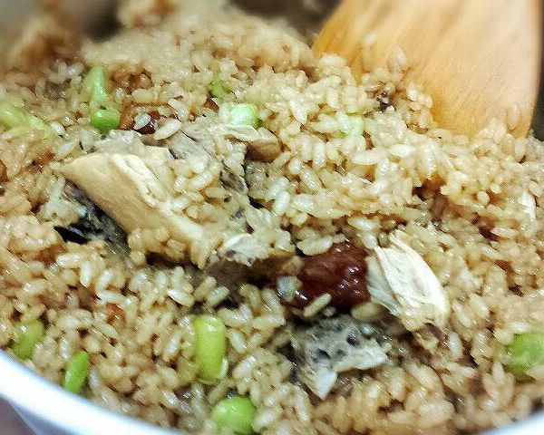 日本大人氣「懶人啤酒雞肉飯」:Wen Yeh 一起做