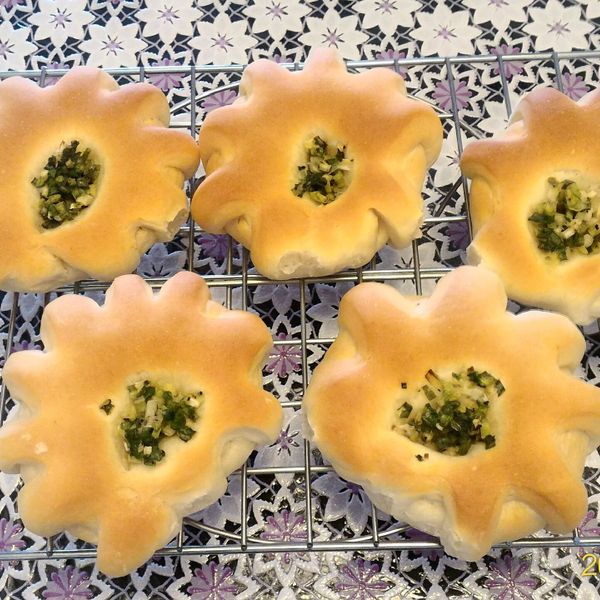 蔥花肉鬆堡 : 林愛咪一起做