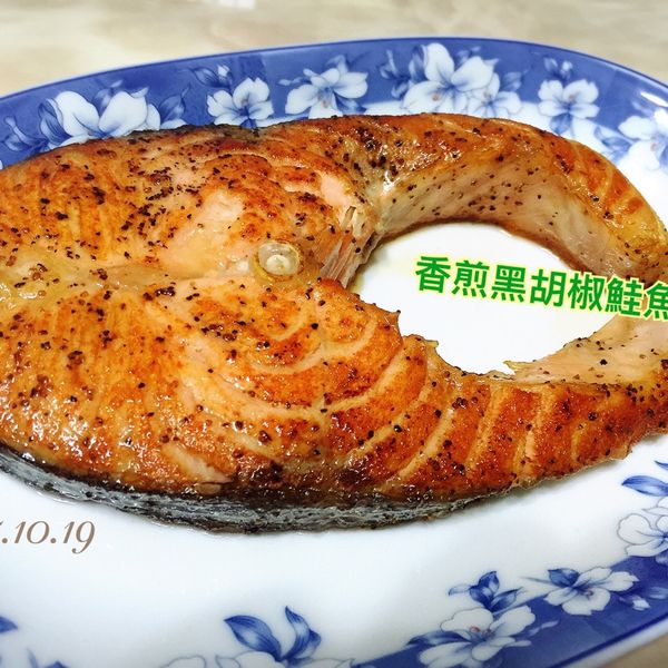 ♥我的手作料理♥ 香煎黑胡椒鮭魚：𝓡𝓮𝓷𝓮𝓮 ♥ 一起做