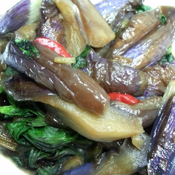 【小雨食堂】塔香茄子：Wei Wei Chen 一起做