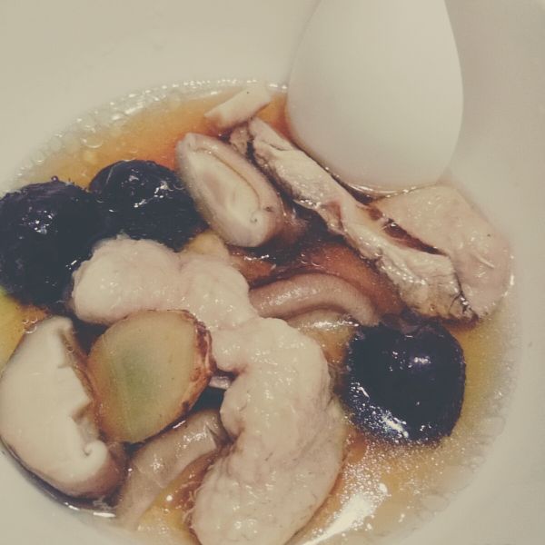 電鍋料理﹣香菇雞湯 : 董怡薇一起做