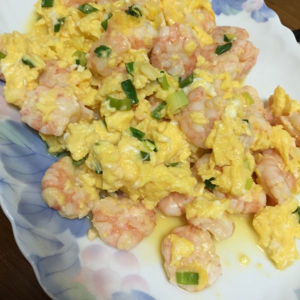 蝦仁滑蛋：冰小魚 一起做