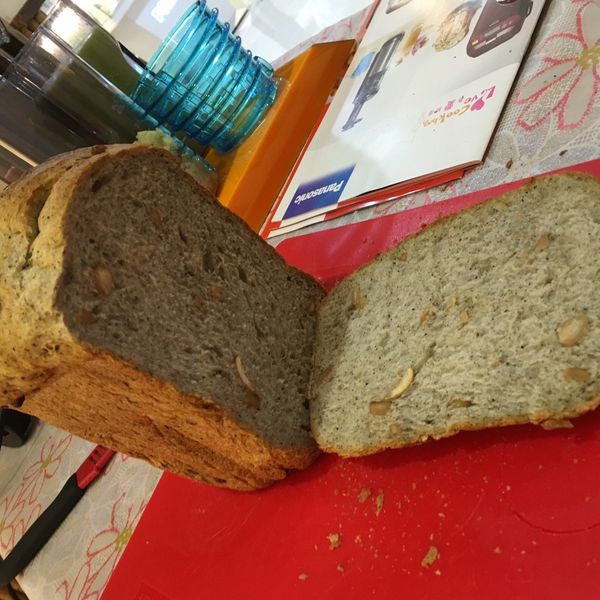 黑芝麻豆漿吐司[松下變頻製麵包機]：安崴 一起做