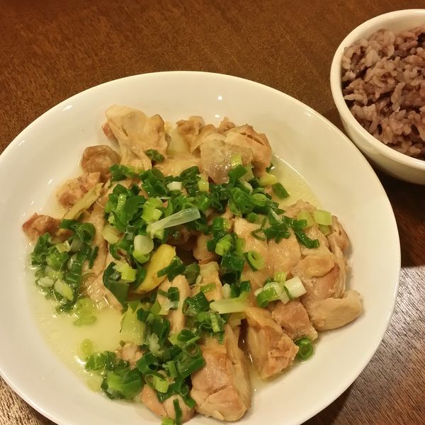 香蔥雞。台灣菸酒純米料理米酒：Mollie 一起做