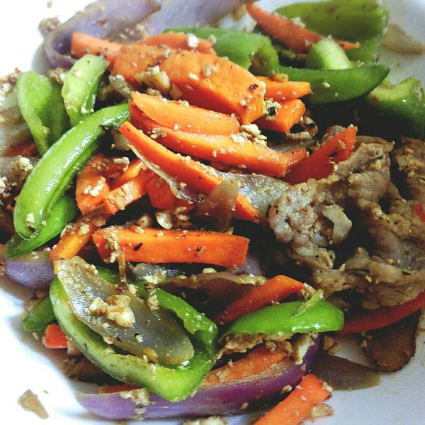 腐乳梅花拌時蔬【家樂福廚神大賽2015】：張伊瑩 一起做