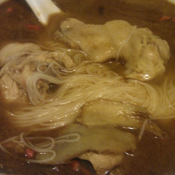 麻油雞腿麵線 : Vivian Pan一起做