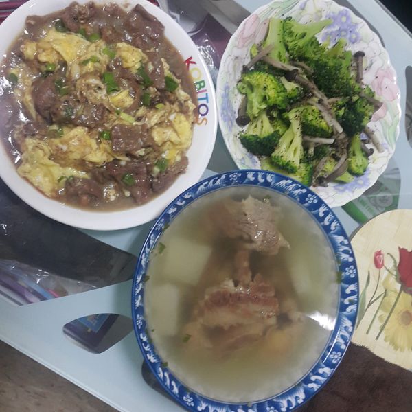 ~滑蛋牛肉~ : 許惠娟一起做