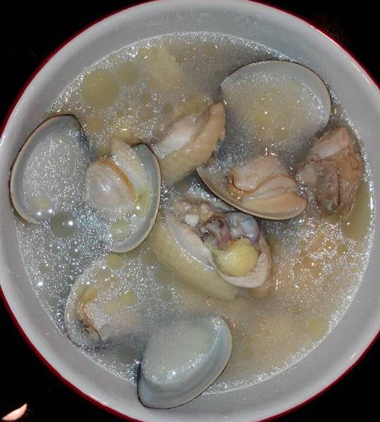 蒜頭蛤蜊雞湯：洪絲蘋 一起做