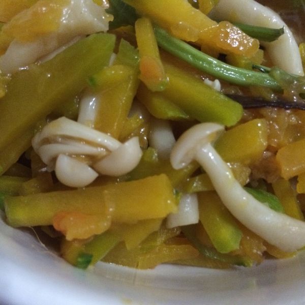 【好菇道菇idea】塔香南瓜炒鴻禧菇 : 素平一起做