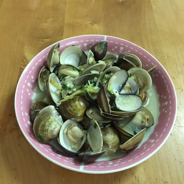 蒜香蛤蜊 : Yi Chien Lu一起做