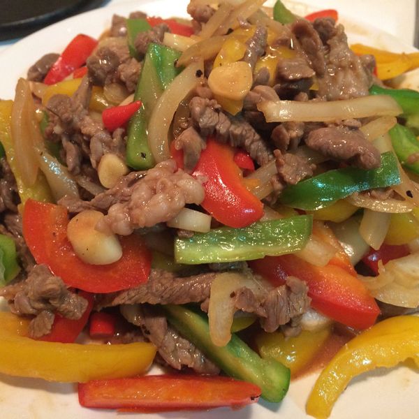 宅男大主廚 ─ 青椒炒牛肉絲 feat. 沙茶：【櫻桃の居家廚房】 一起做