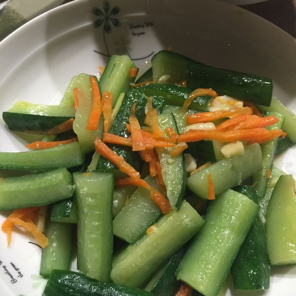 辣炒小黃瓜 : 岑岑廚藝一起做