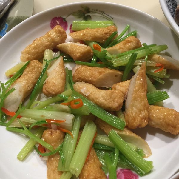 芹菜甜不辣 : 岑岑廚藝一起做