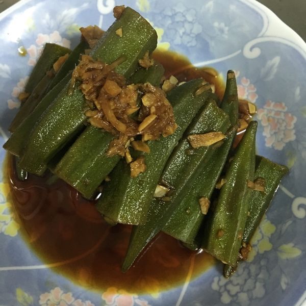 蒜香秋葵 : 宜璘一起做