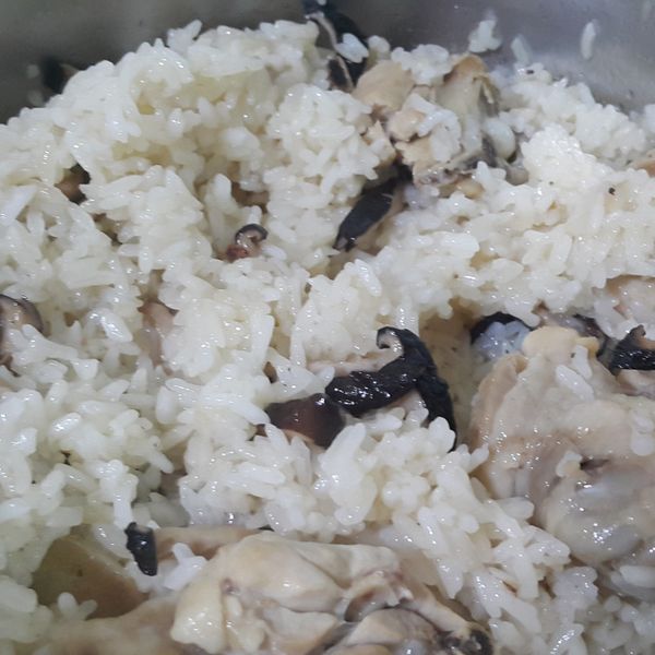 用電鍋煮"麻油雞飯"~香氣誘人好美味!! : Winnie Chen一起做