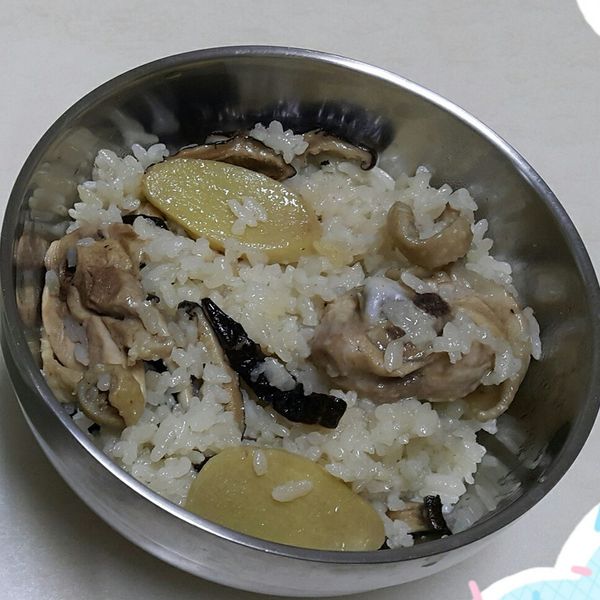 用電鍋煮"麻油雞飯"~香氣誘人好美味!!：宮雨欣 一起做