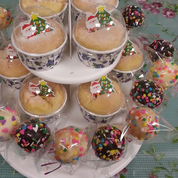 棒棒糖蛋糕 (Cake Pops)：Vicky Kao 一起做