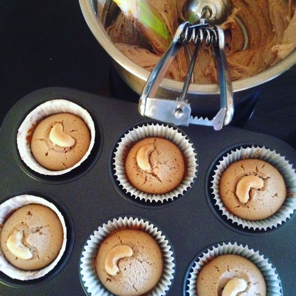 巧克力杯子蛋糕 : Queena Chao一起做