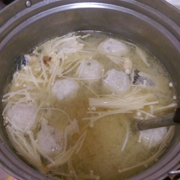 鮭魚味噌湯：蚊子 一起做