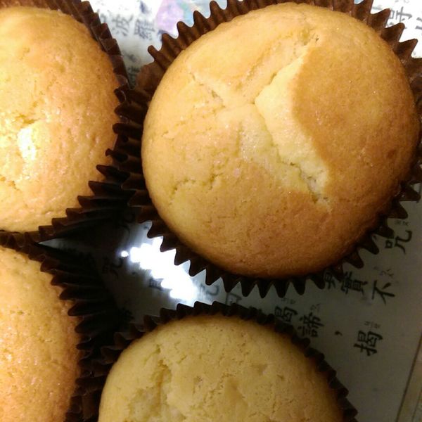 「我的廚房小心機 – 蜂蜜杯子小蛋糕」:小秋 賴 一起做