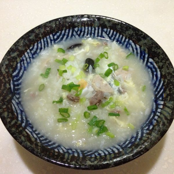 ღ小吟愛做菜ღ 糙米皮蛋瘦肉粥 : Yi-Ting  Lin一起做