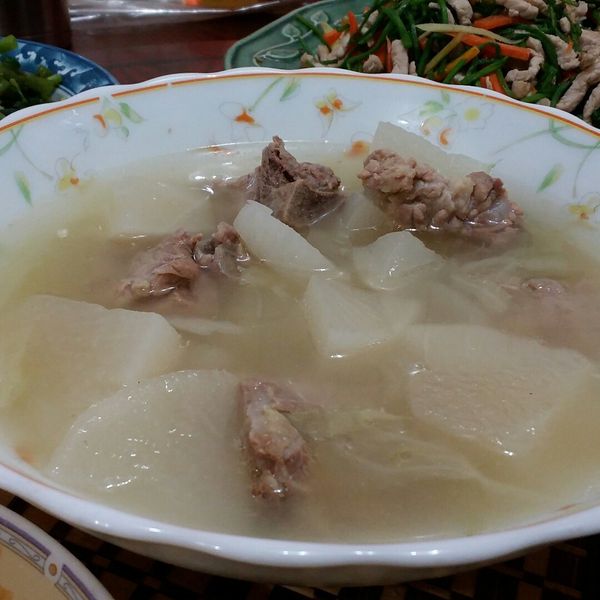 蘿蔔排骨湯 : 花花一起做