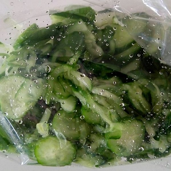 糖醋小黃瓜 : 天上仙女（吃素多健康）一起做