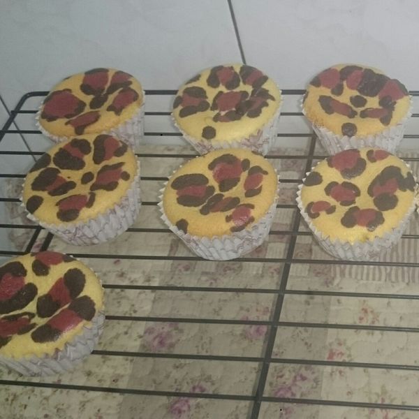 粉紅豹紋杯子蛋糕 : 吵人精一起做